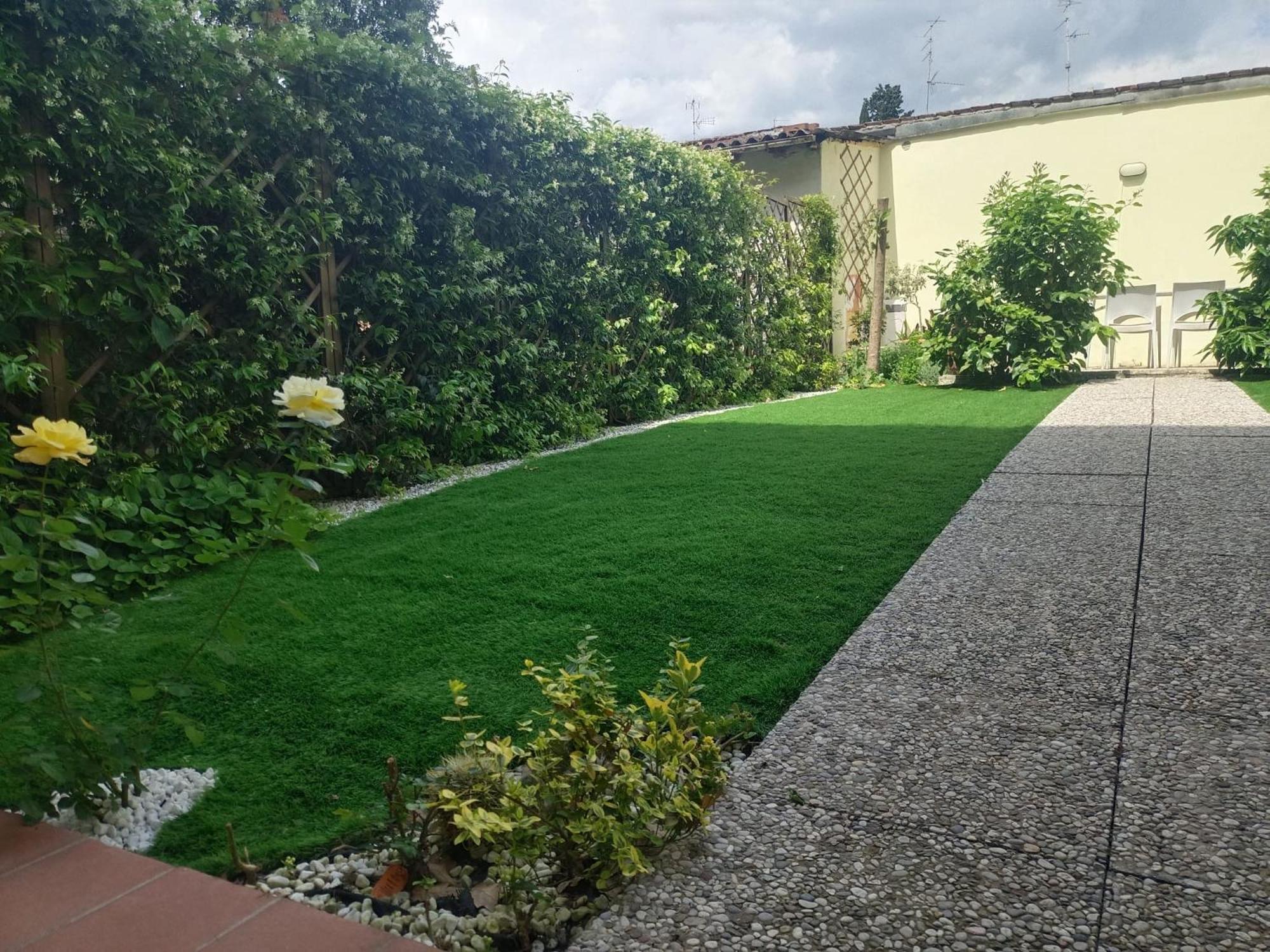 Movie Star With Garden * Florenz